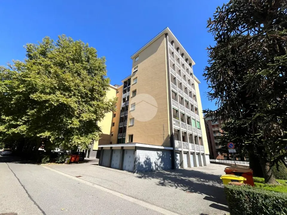 6 locali in vendita a Ivrea