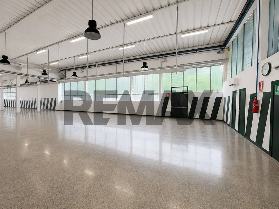 Locale Commerciale in Vendita a Pozzoleone