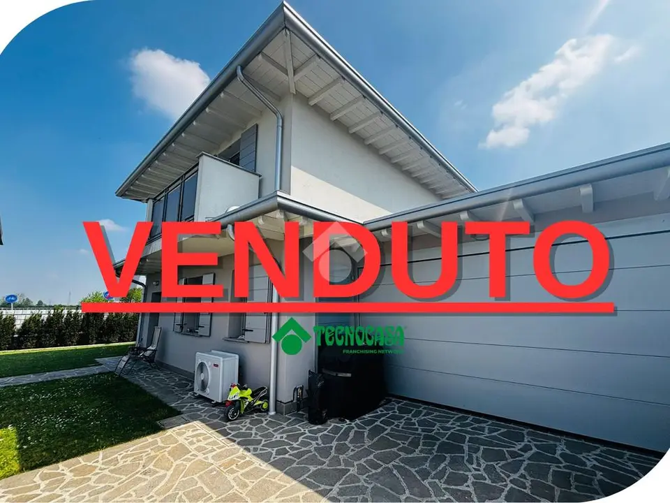 Villa a schiera d'angolo in vendita a Caravaggio