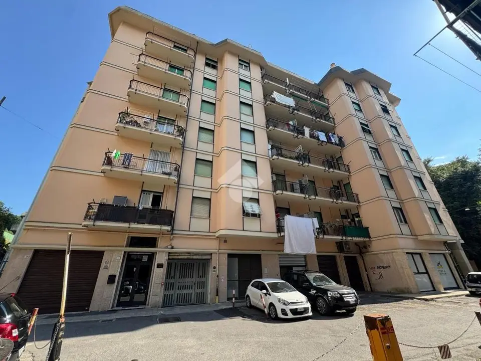 Quadrilocale in vendita a Genova