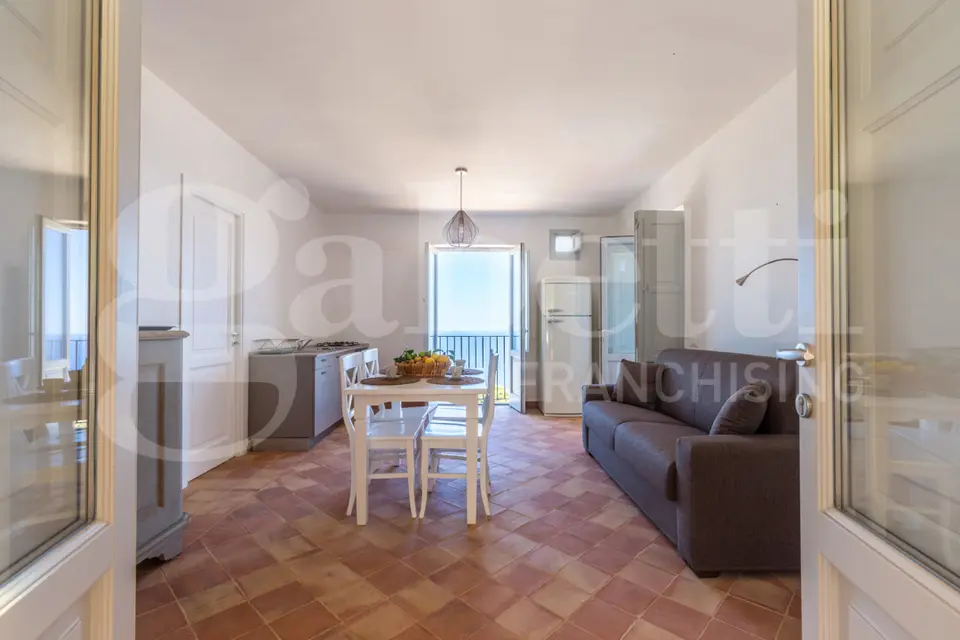 Appartamento in Via Tre Pietre snc, Malfa (ME)