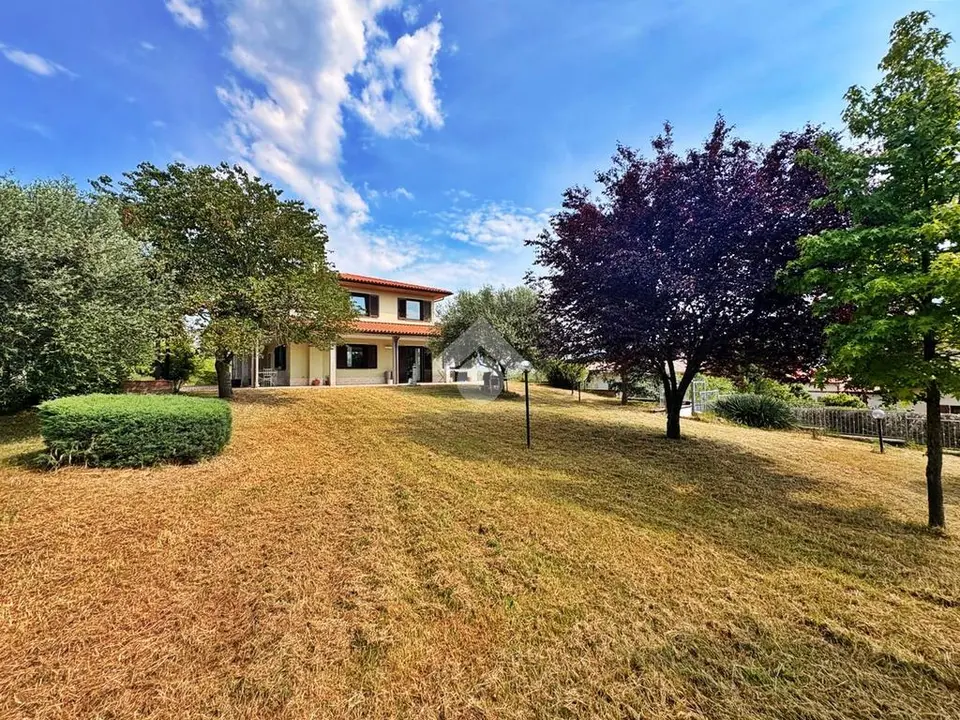 Villa singola in vendita a Gualdo Tadino