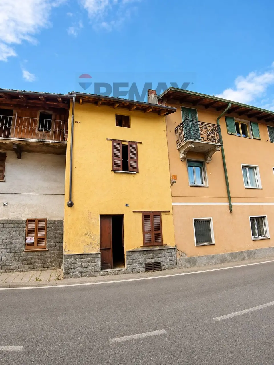 Porzione di casa in Vendita a Fara Novarese