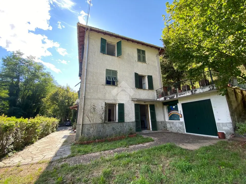 Casa semindipendente in vendita a Torriglia