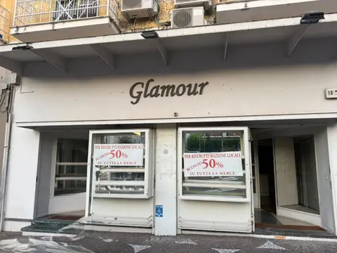 Attività in Via Roma snc, Sant'Anastasia (NA) 60 m²