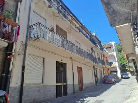 Appartamento in VIA ERNESTO SCIPIONE D'AMICO  11, Barcellona Pozzo di Gotto (ME)