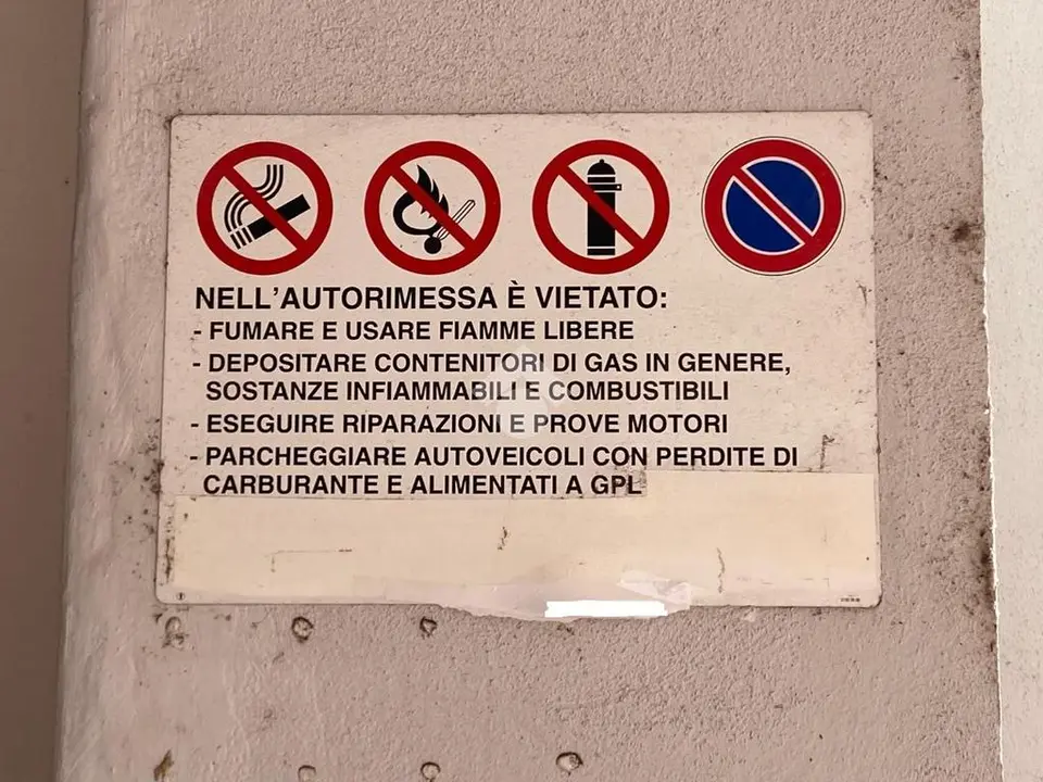 Box / posti auto in vendita a Roma