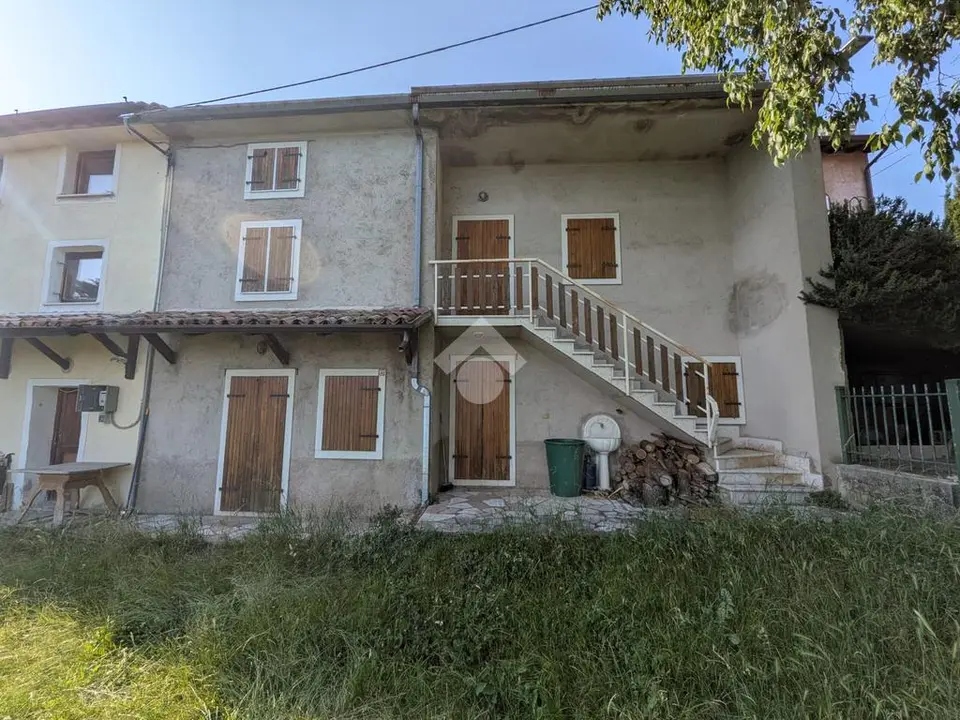 Rustico in vendita a Caprino Veronese