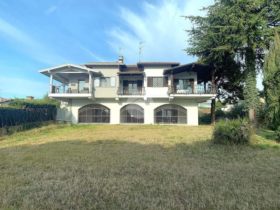 Porzione di trifamiliare in vendita a Padenghe Sul Garda