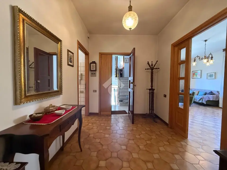 6 locali in vendita a Gubbio