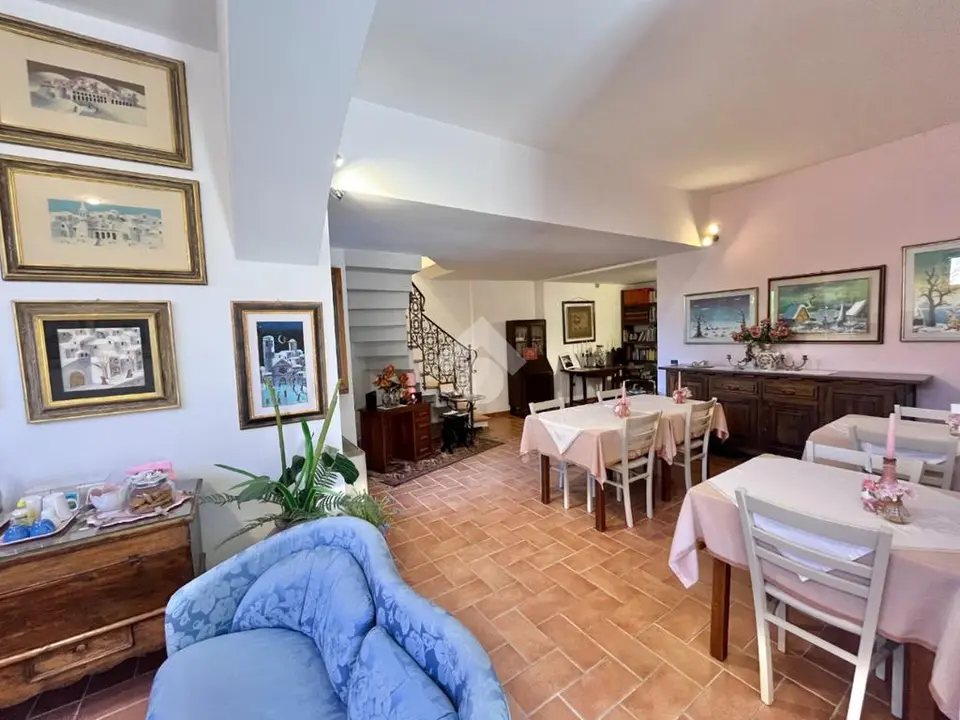 Casa semindipendente in vendita a Assisi