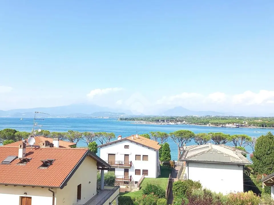 Trilocale in vendita a Peschiera Del Garda