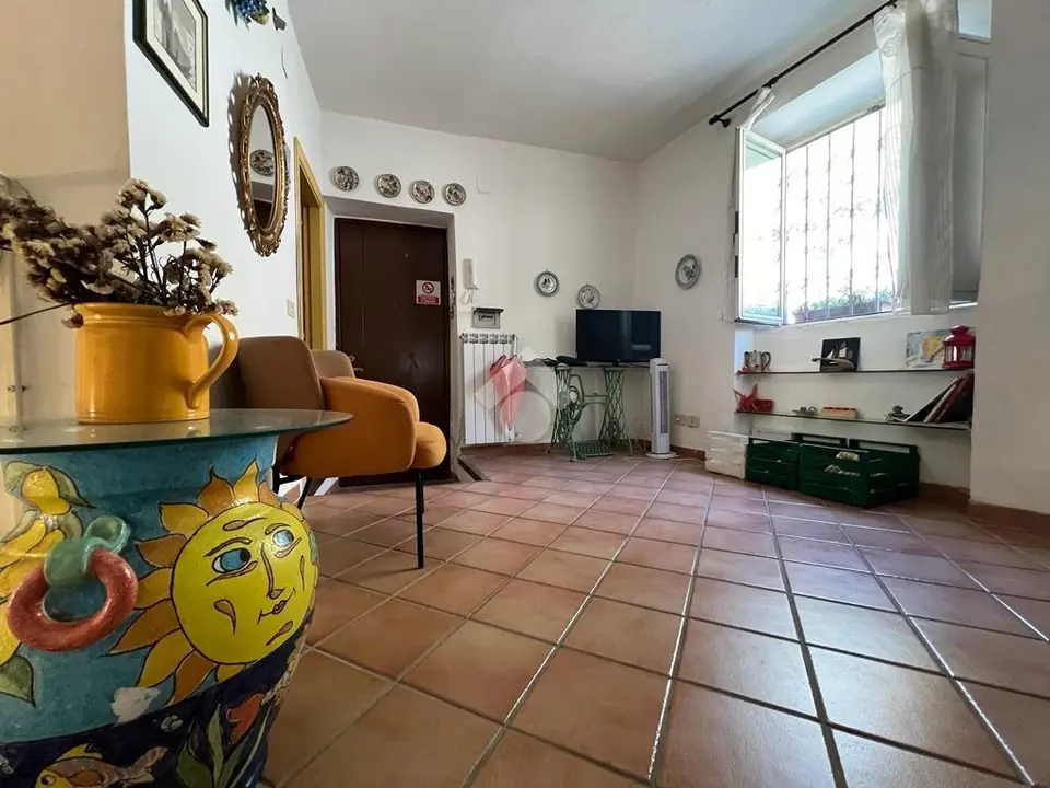 5 locali in vendita a Vietri Sul Mare