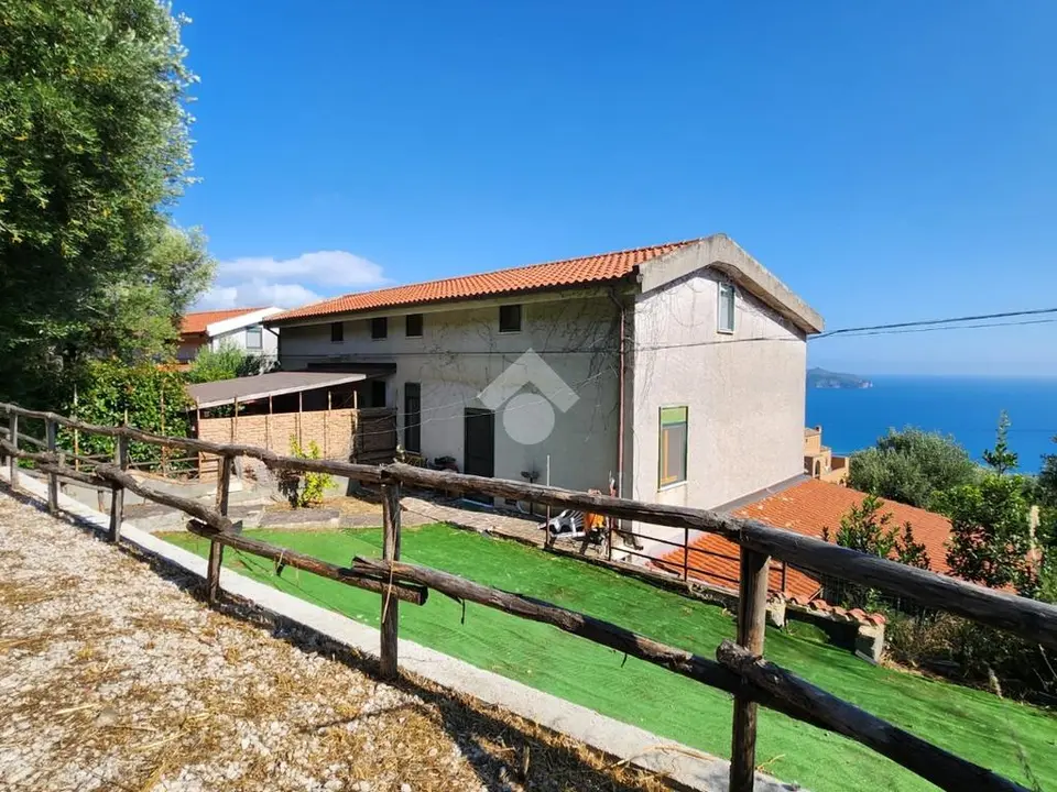 Quadrilocale in vendita a Pisciotta