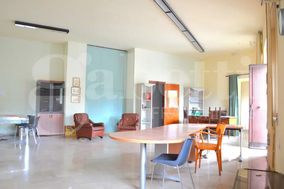 Ufficio in Via Palma di Montechiaro 212, Ragusa (RG)