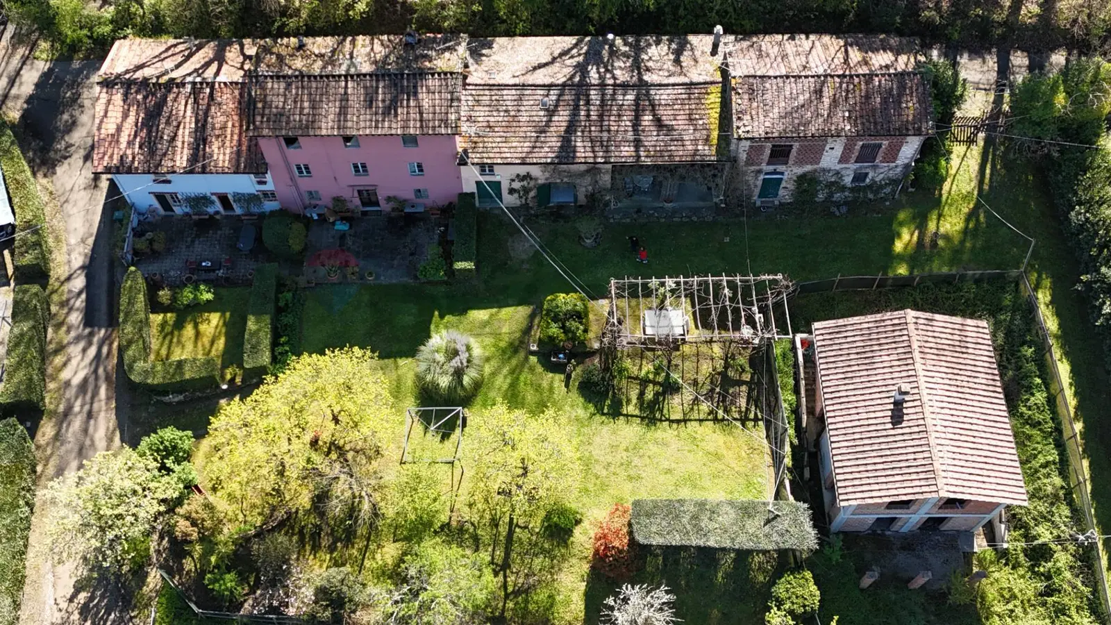 Cascina/Casale in Vendita a Lucca