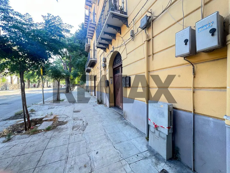 Locale Commerciale in Affitto a Palermo