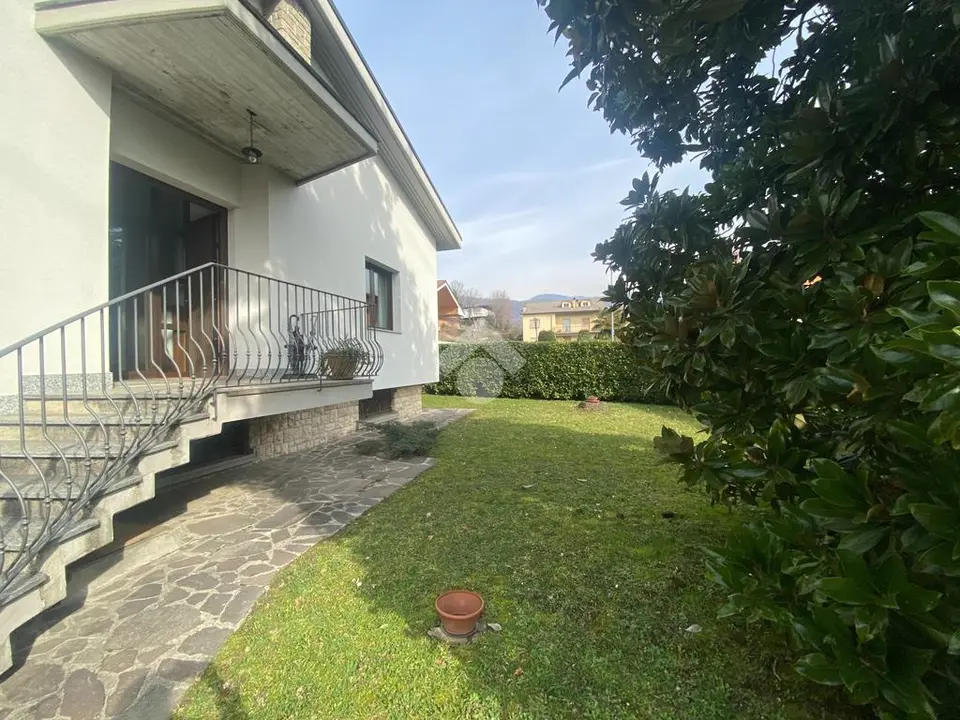 Villa singola in vendita a Villa D'Almè