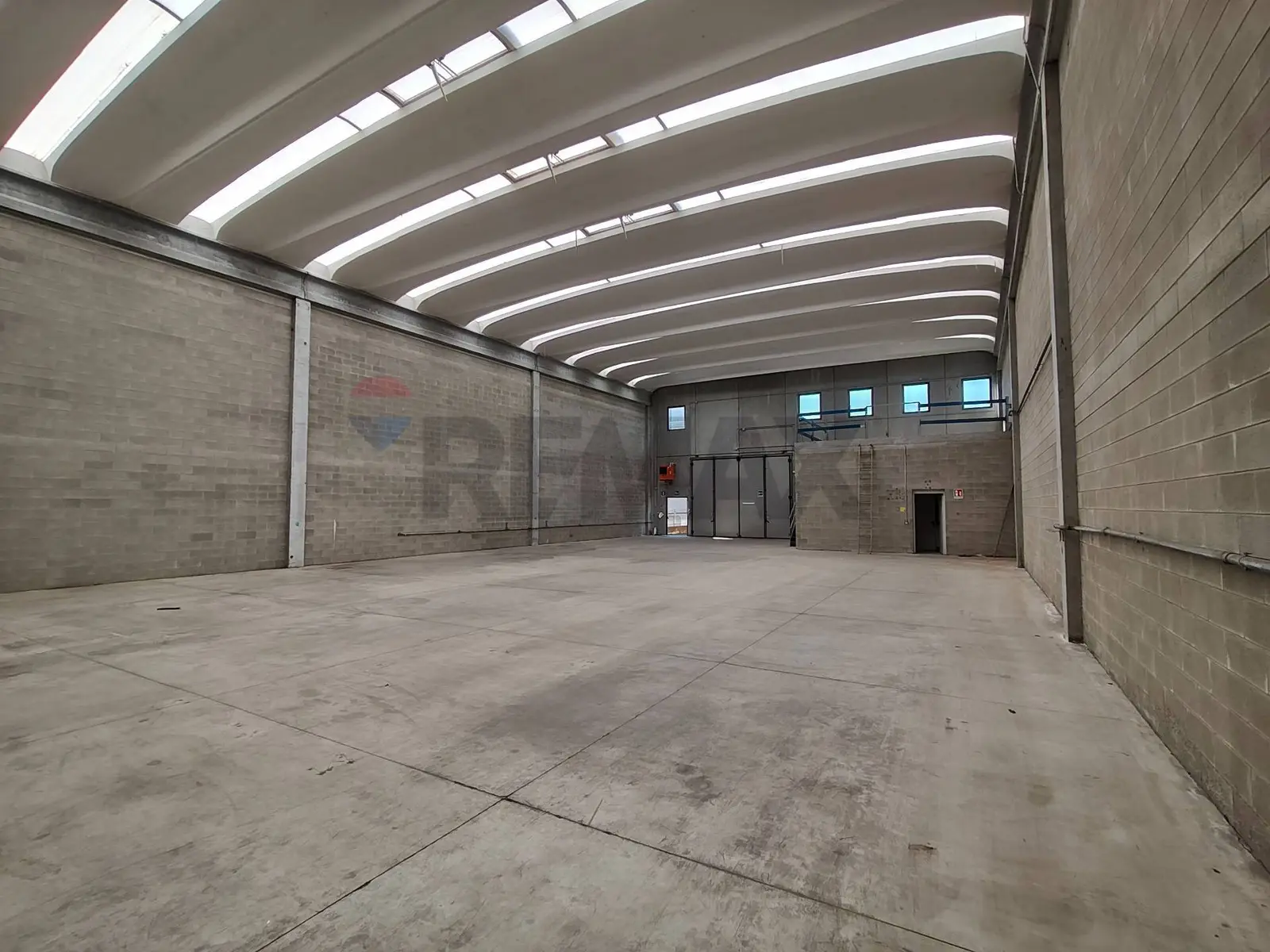 Capannone Industriale in Vendita a Arcore