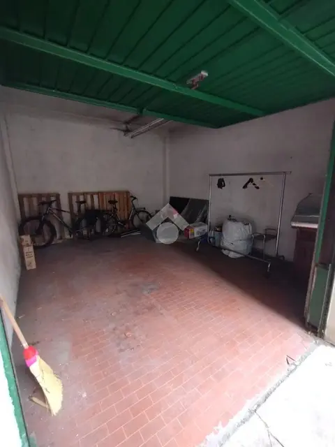 Box / posti auto in vendita a Brescia