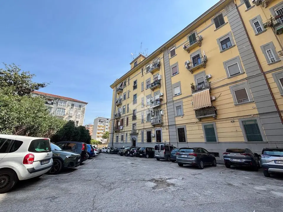 Quadrilocale in vendita a Napoli