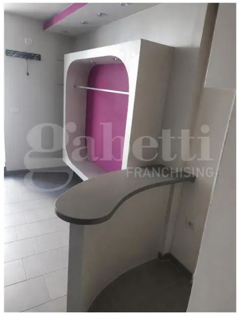 Negozio in Via Filippo Turati 2, Somma Vesuviana (NA)