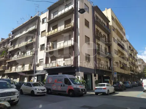 Appartamento in via Ugo Bassi  56, Messina (ME)
