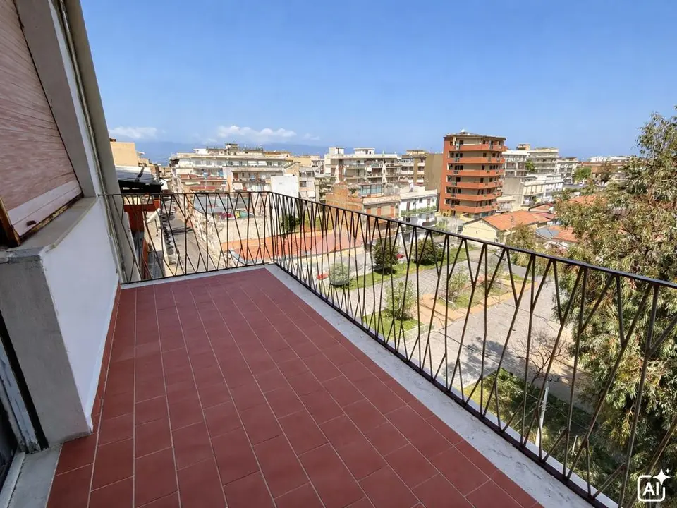 Quadrilocale in vendita a Reggio Di Calabria