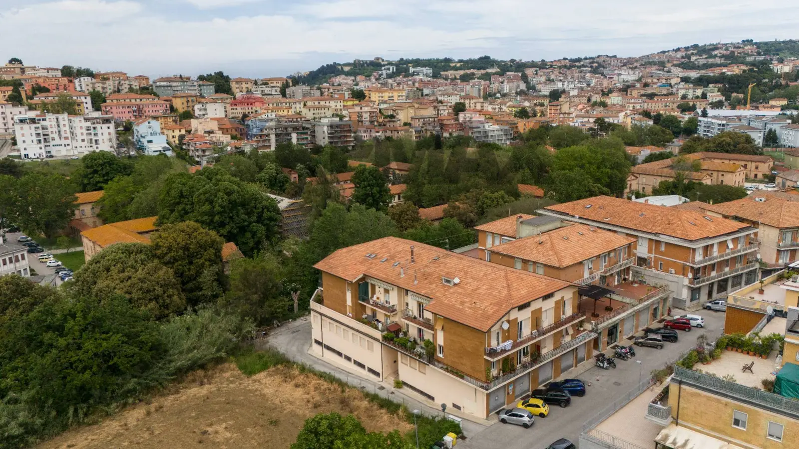 Locale Commerciale in Vendita a Ancona