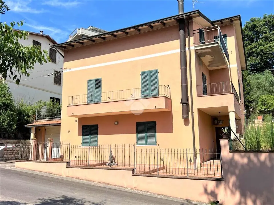 Casa indipendente in vendita a Perugia