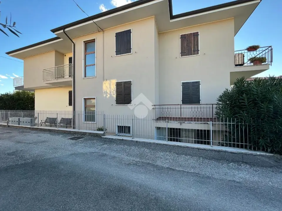 Box / posti auto in vendita a Lazise