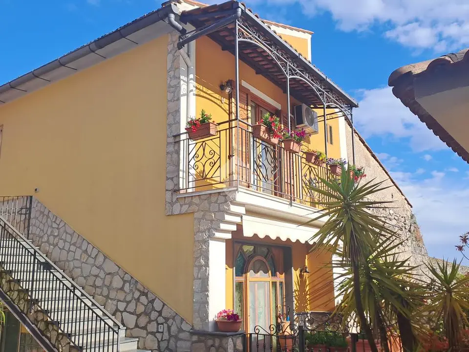 6 locali in vendita a Cava De' Tirreni