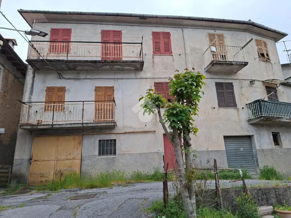 Bilocale in vendita a Vobbia