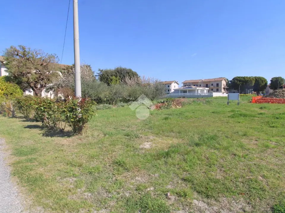 Ter. residenziale in vendita a Loreto