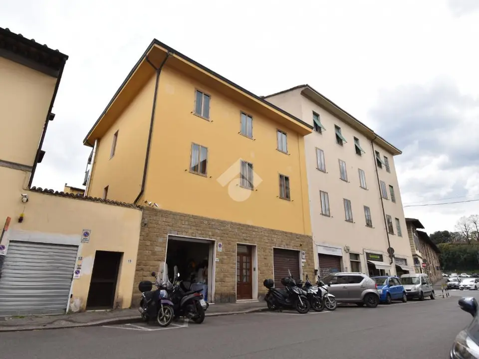Multilocale in vendita a Firenze