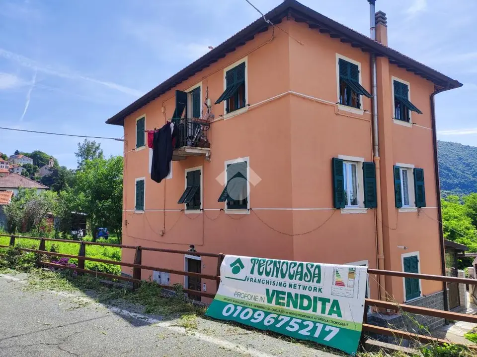 Quadrilocale in vendita a Serra Riccò
