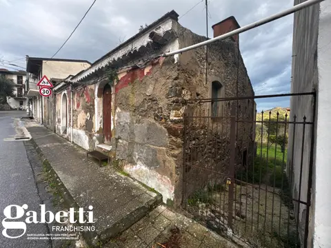 Casa Indipendente in Santa Nicolella snc, Montagnareale (ME)
