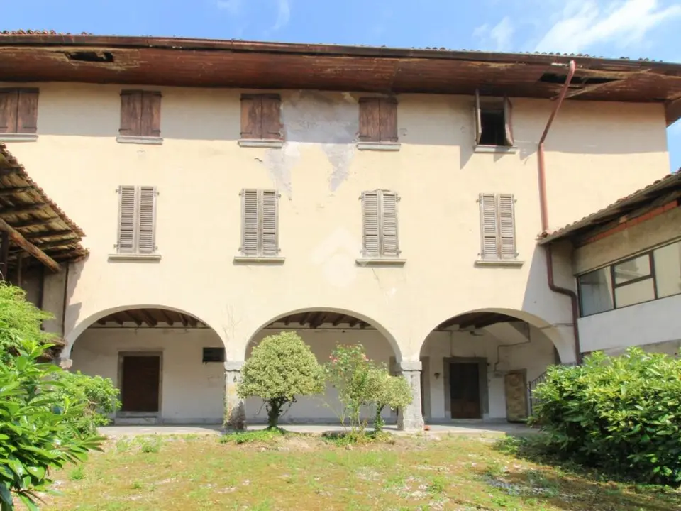 Casa di corte in vendita a Barghe