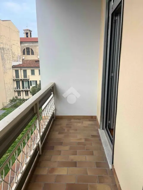 Trilocale in affitto a Brescia