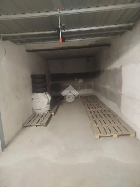 Box / posti auto in affitto a Ciriè