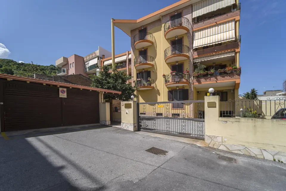 Appartamento in via Puccini 47, Rometta (ME)