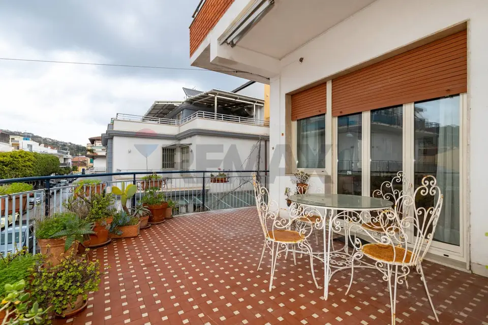 Appartamento in Affitto a Aci Castello
