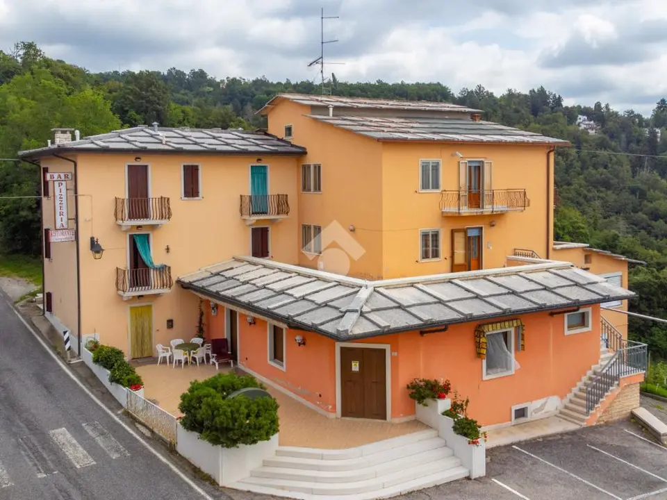 Palazzina in vendita a Erbezzo