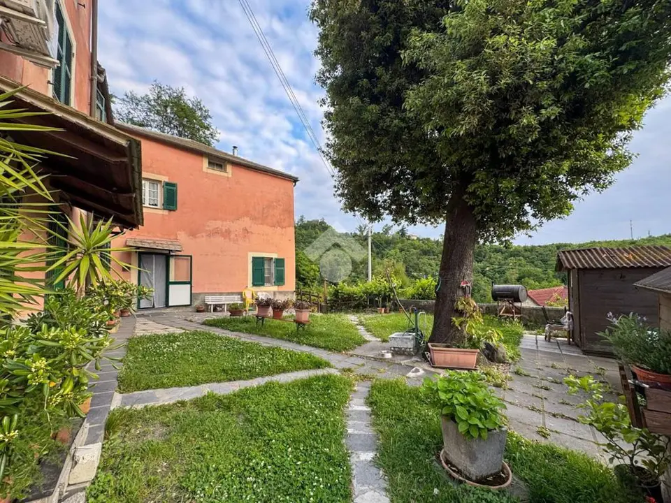 Casa semindipendente in vendita a Genova
