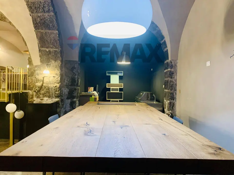 Locale Commerciale in Affitto a Acireale