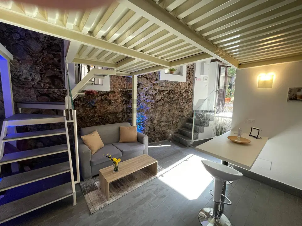 Casa Indipendente in Affitto a Catania