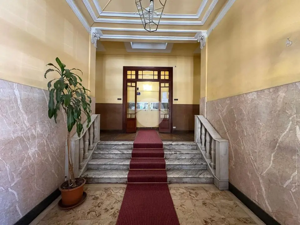 5 locali in vendita a Genova