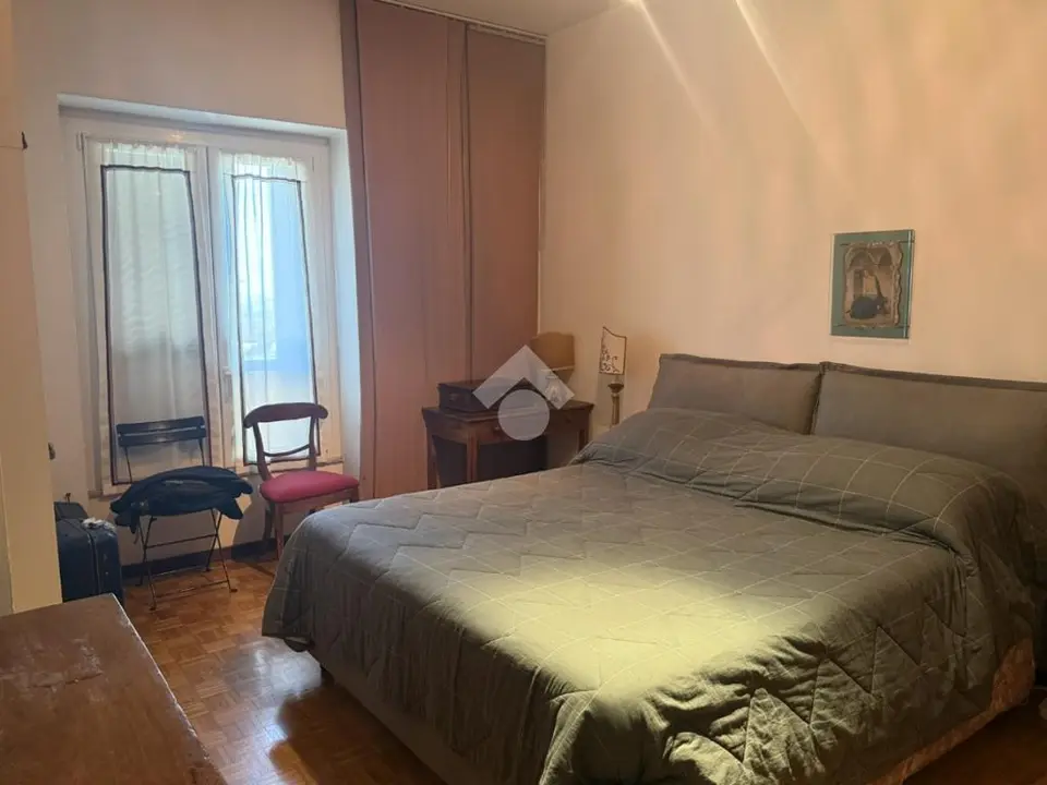 5 locali in vendita a Genova