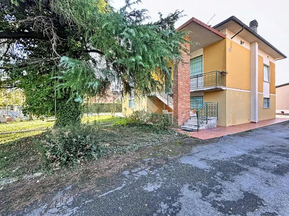 Villa singola in vendita a Cascina