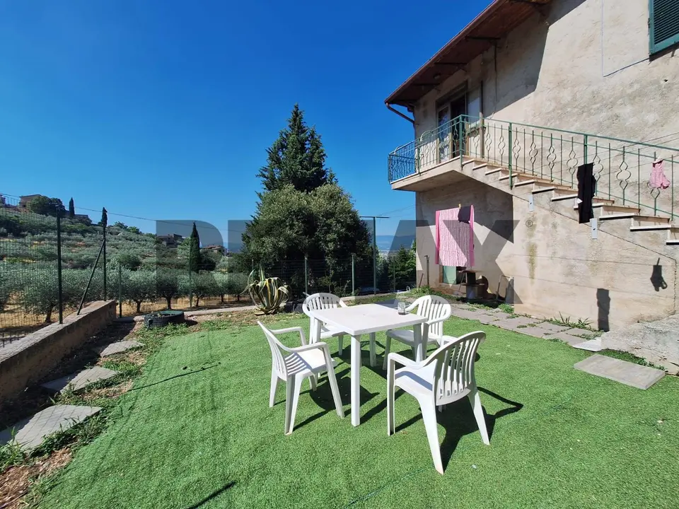 Casa Indipendente in Vendita a Trevi